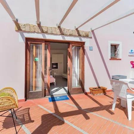 Hotel apartamentowy Calasetta Residence Calasetta